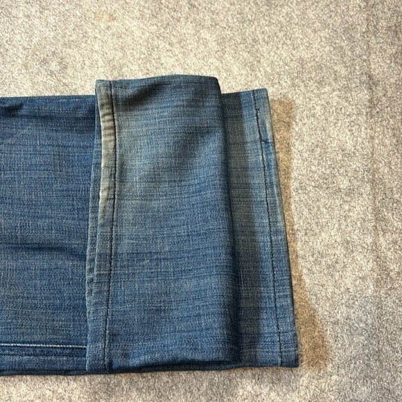 7 for all Mankind. "A" Pkt Bootcut, Size 38 - Picture 4 of 14